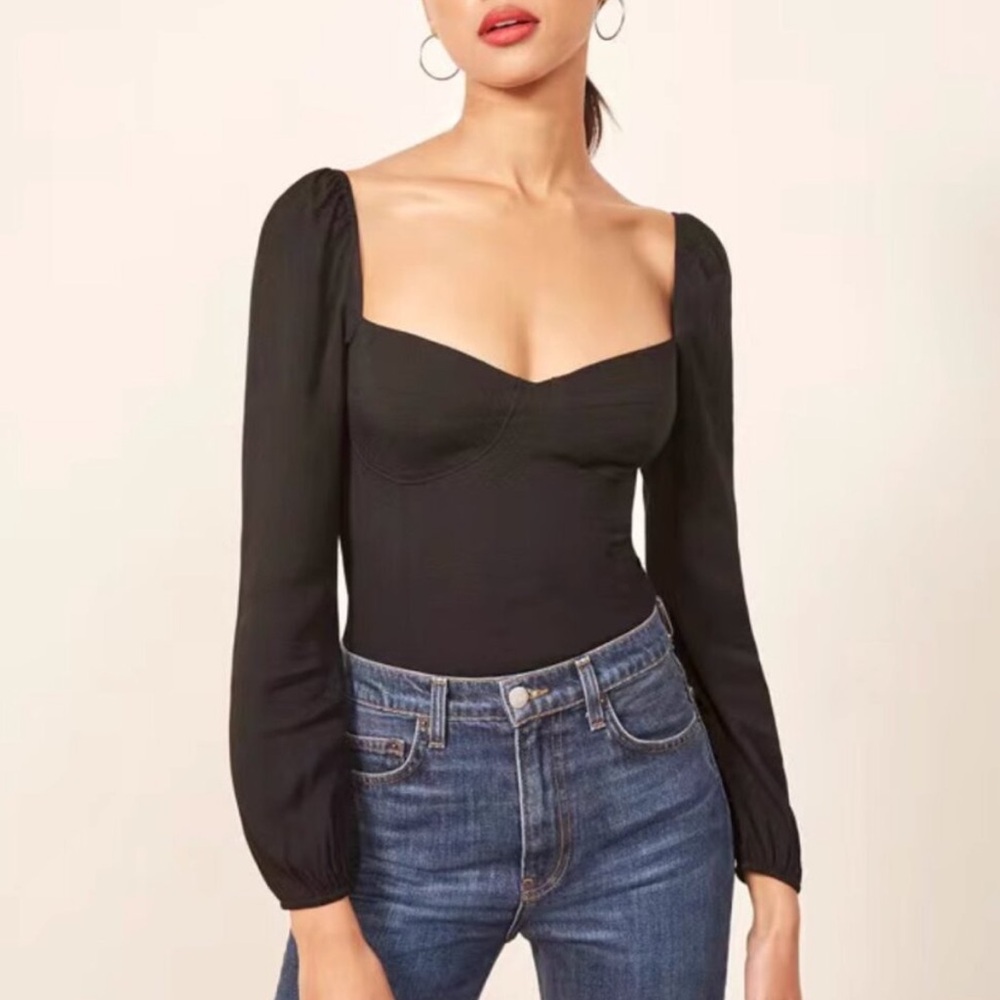 Reformation Reign Top in black, size 4